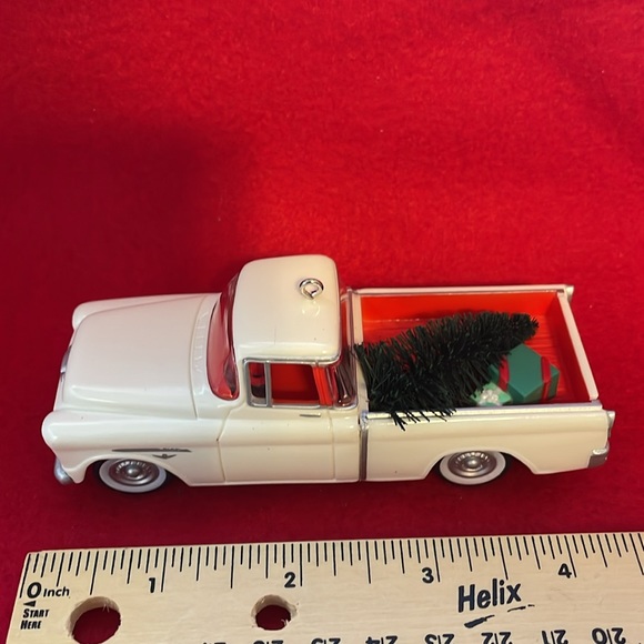 1955 Chevrolet Cameo Truck Hallmark Ornament - Picture 8 of 8